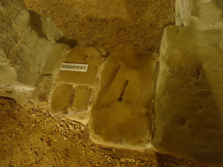 Porte Ouest du fort romain (West gate of Roman fort)