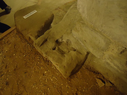 Porte Ouest du fort romain (West gate of Roman fort)