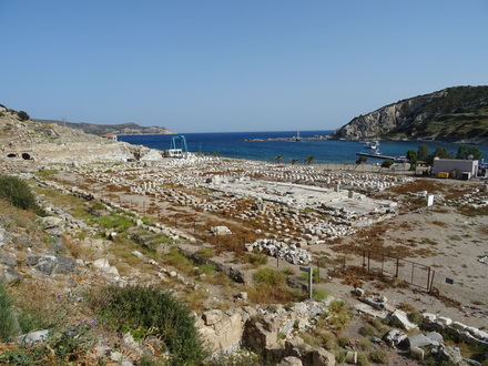Stoa, Dyonisos tempel and trading harbour