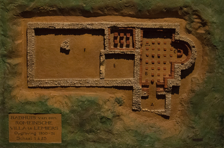 Maquette badhuis villa bij Lemiers