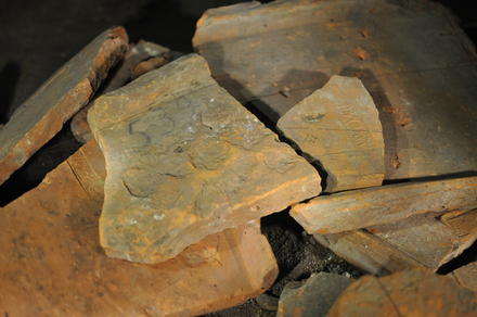 Dakpannen met stempels