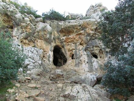 Finger Cave. Mount Carmel