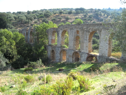 Roman aqueduct bridge (Cornelio)