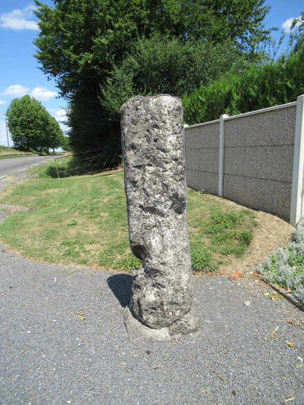 la capelle - borne milliaire