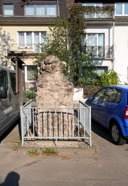 Restpfeiler der römischen Wasserleitung