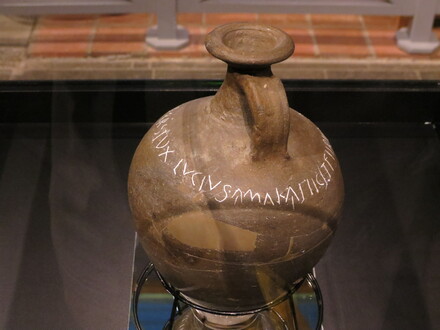 Kruik Lucius Ferenius