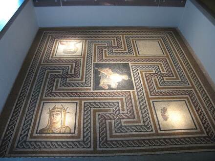 Mosaique romaine dite des Saisons, avec Bacchus