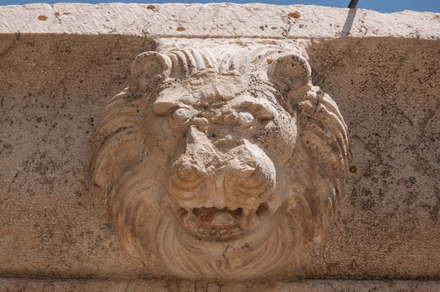 Niha Small Temple