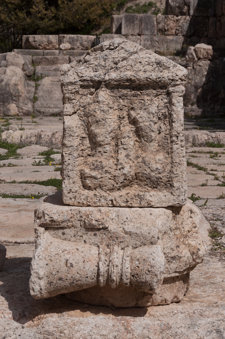 Niha Small Temple
