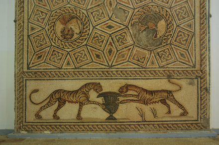 Villa Four Seasons Mosaic