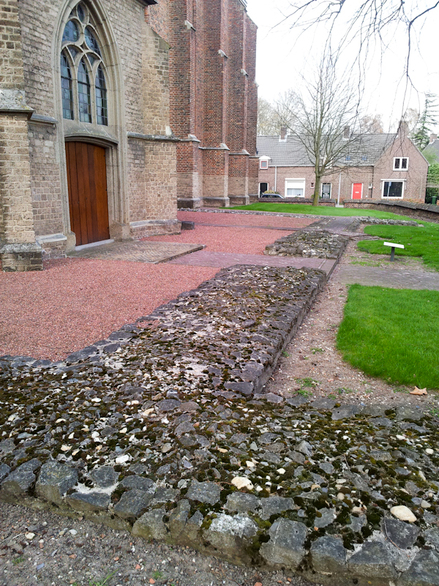 Fundament tempel Elst