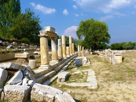 Stoa, Hecateion of Lagina
