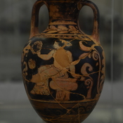 Dyrrachium, Vase, red figure showing Nike