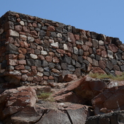 Erebuni, Wall with tower