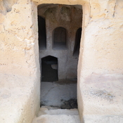 Nea Paphos, Royal tomb 4, Burial chamber with loculli