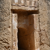 Nea Paphos, Royal tomb 8, Entrance to burial chamber with decorated lintel
