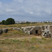 Nea Paphos, Royal tomb, Entrance