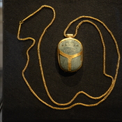 Saqqara, Necklace with a scarab