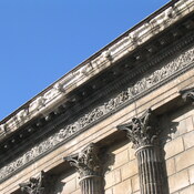 Nîmes, Maison-carree, frieze with Korinthian capitals