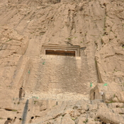 Dukkan-e Daud, Tomb