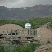 Persian Gate, Shi'ite shrine at the beginning of Alexander's detour