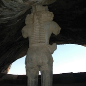 Bishapur, Cave of Shapur I: Statue of the king