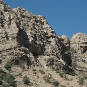 Bishapur, Cave of Shapur I: Face of the mountain