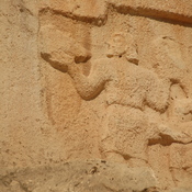 Bishapur Relief VI: victories of Shapur II, Servant with the head of a dead enemy