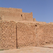 Dur Untaš, Ziggurat, Wall with sewer