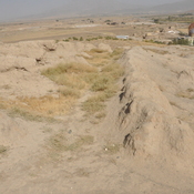 Godin Tepe, Remains of a wall