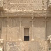 Naqš-e Rustam, Achaemenid tomb I (Darius II Nothus?), Central register, Palace façade