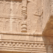 Naqš-e Rustam, Achaemenid tomb I (Darius II Nothus?), Upper register, Additional subject