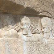 Naqš-e Rustam, First (audience) relief of Bahram II, Officials