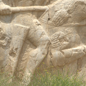 Naqš-e Rustam, Victory relief of Hormizd II, Trousers