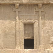 Naqš-e Rustam, Achaemenid tomb III (Darius I the Great), Central register, Palace façade with Inscription DNb