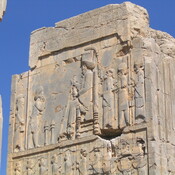 Persepolis, Hall of a Hundred Columns, Gate QQ7, Relief of king and courtiuer
