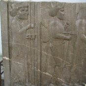 Persepolis, Apadana, Northstairs, Central relief, Weapon carrier