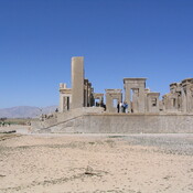 Persepolis, Palace of Darius (Taçara), Southern portico