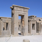Persepolis, Palace of Darius (Taçara), Southern portico