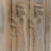 Persepolis, Tomb of Artaxerxes III Ochus, Relief of two soldiers