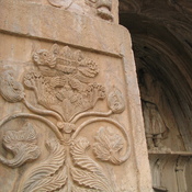 Taq-e Bostan, Large cave, Decoration