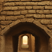 Tepe Nush-e Jan, Fortress, Arch