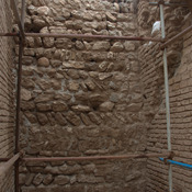 Takht-e Suleyman, Achaemenid walls