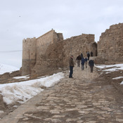 Takht-e Suleyman, Entrance