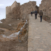 Takht-e Suleyman, Entrance