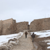 Takht-e Suleyman, Entrance