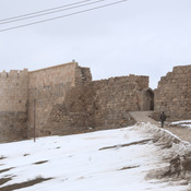 Takht-e Suleyman, Entrance