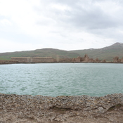 Takht-e Suleyman, Lake