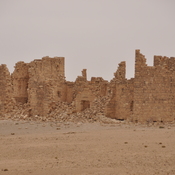Qasr Bshir, Exterior with sight on wall, towers and gate
