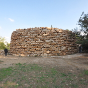 Rujm al-Malfouf, Remains of circular tower